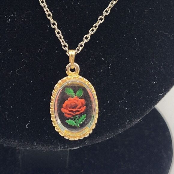 Vintage Floating Rose Pendant Necklace 17.5in - Picture 1 of 6